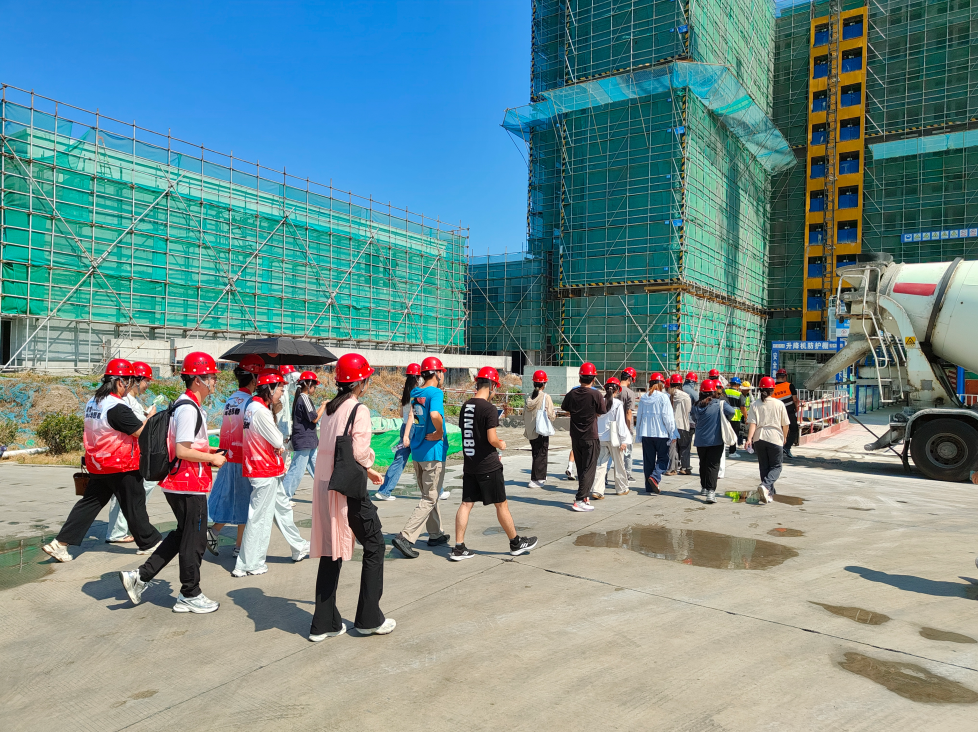 淳溪街道“青系淳鄉”大學生暑期返家鄉活動走進高職園A2地塊項目